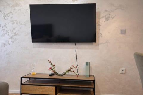 Communal lounge/ TV room, TV and multimedia, Evening entertainment