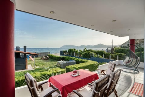 Patio, Day, Natural landscape, Garden, View (from property/room), Balcony/Terrace, Dining area, Garden view, Mountain view, Sea view