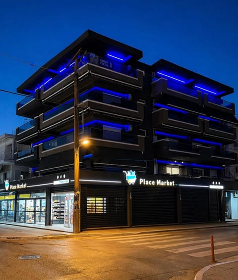 Facade/entrance, Off site, On-site shops, Location, Parking