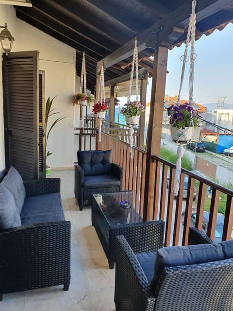 Patio, Day, Natural landscape, View (from property/room), Balcony/Terrace, Living room, Seating area