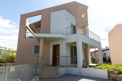 Property building, Day