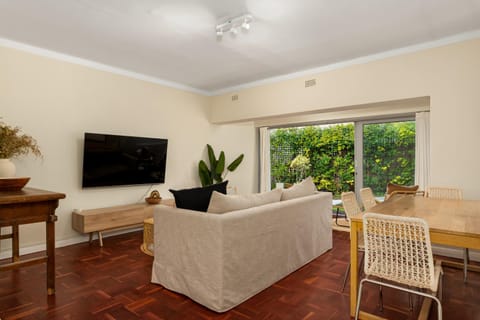 9 Caprice Court Apartment in Camps Bay