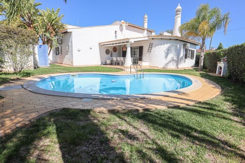 Property building, Garden, Garden view, Pool view, Swimming pool