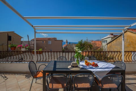 View (from property/room), Balcony/Terrace