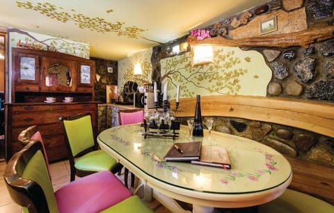 Kitchen or kitchenette, Living room, Seating area
