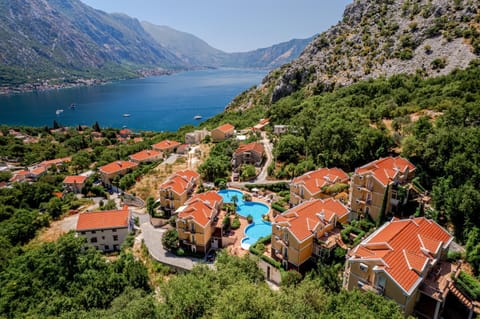 Property building, Natural landscape, Mountain view, Pool view, Sea view, Swimming pool