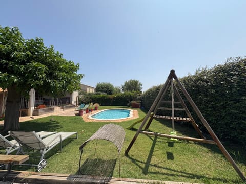 Day, Garden, Garden view, Pool view, Swimming pool, sunbed