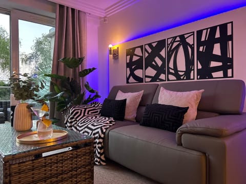 Seafront Apartment Azure Apartment in Poole