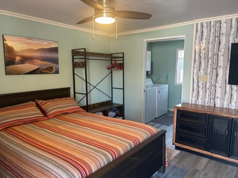 Surfside 13 - Cute Lakefront Condo! House in Oscoda Township