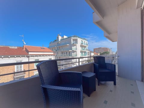 Vittorio Veneto Apartments - Urban Comfort by Host Hero Apartment in Civitanova Marche