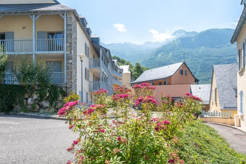 Spring, Mountain view