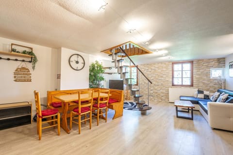 Lodge & Castle - Beau T3 en Vieille Ville Apartment in Annecy
