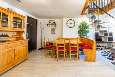 Lodge & Castle - Beau T3 en Vieille Ville Apartment in Annecy