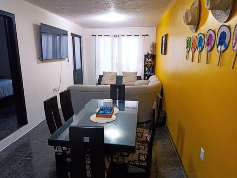 Cultural Porfirio 2BR, Centro, Cocina & Parking Apartment in Oaxaca