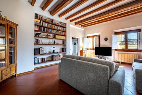 Communal lounge/ TV room, Living room