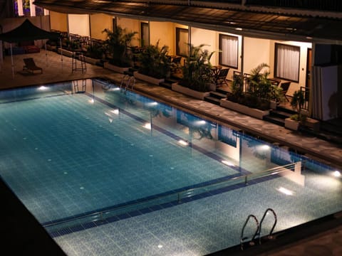 Swimming pool