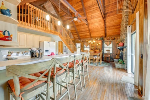 Mtn-View Home with Deck, Fire Pit and BBQ in Almond House in Stecoah