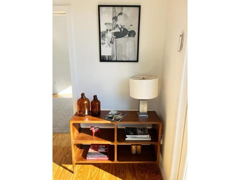 Modern Lakefront Retreat w King Bed House in Saugerties