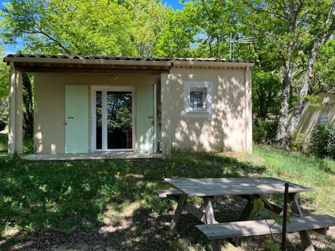 Property building, Patio, Garden, Dining area