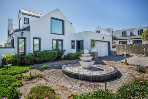 Property building, Garden view