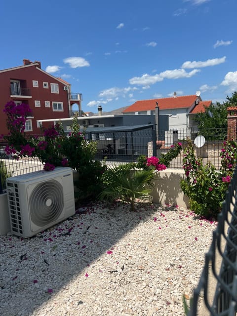 Apartment Krešo Apartment in Okrug Gornji