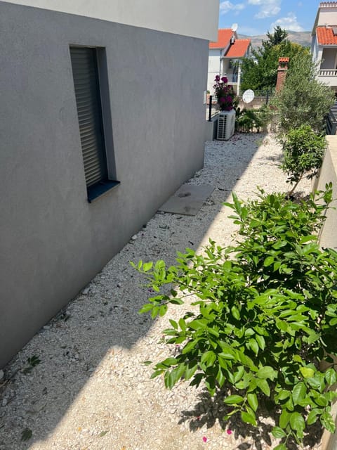 Apartment Krešo Apartment in Okrug Gornji