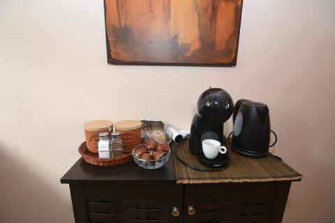 Coffee/tea facilities, Kitchen or kitchenette