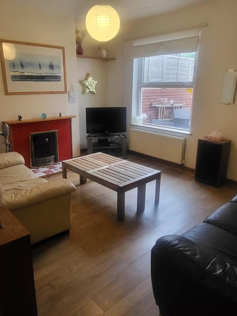 Communal lounge/ TV room