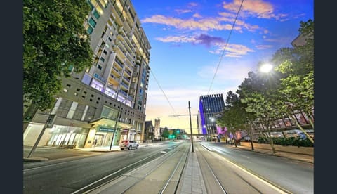 City view, Location