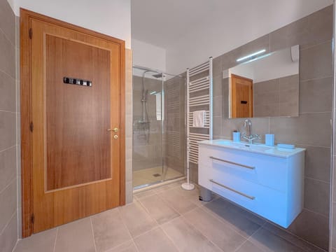 Vittorio Veneto - Modern and Central by Host Hero Apartment in Civitanova Marche