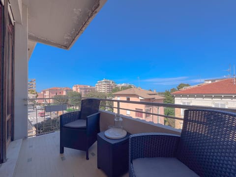 Vittorio Veneto - Modern and Central by Host Hero Apartment in Civitanova Marche