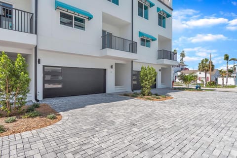 Azul Townhomes B3 House in Redington Beach