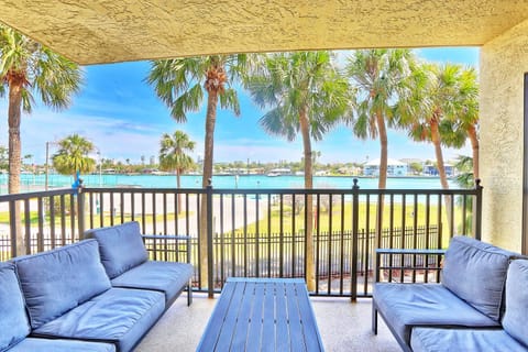 Land's End 1-206 Bay Front-Premier House in Sunset Beach