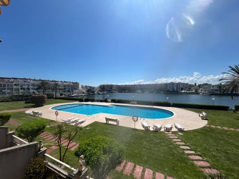 Lake view, Pool view
