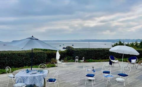 Property building, Patio, Bird's eye view, Sea view, concierge