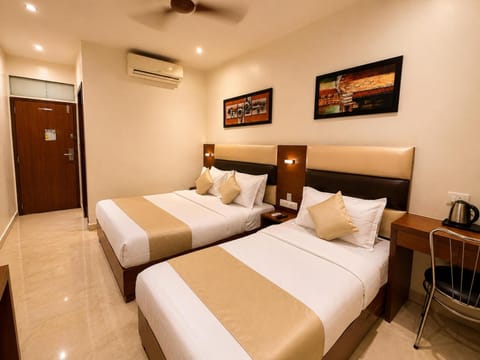Bed, TV and multimedia, Photo of the whole room, Bedroom, air conditioner