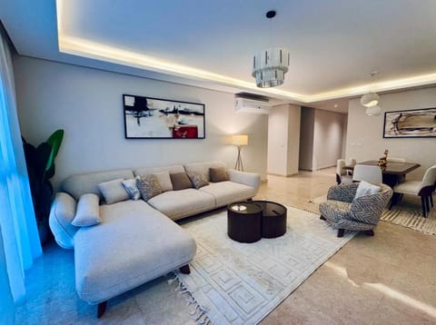 Communal lounge/ TV room, Living room, Seating area