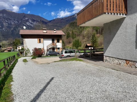 Property building, Day, Natural landscape, Mountain view, Parking