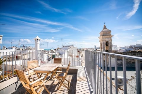 Balcony/Terrace, City view, Sea view, Quiet street view