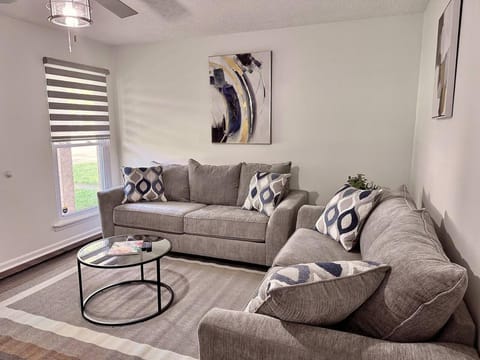 Cozy New Modern On I-95 Apartment in Pooler