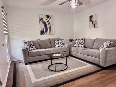 Cozy New Modern On I-95 Apartment in Pooler