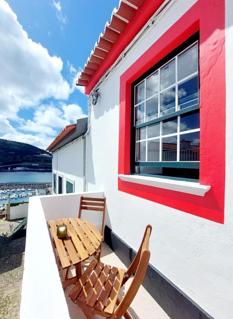 Property building, Natural landscape, View (from property/room), Balcony/Terrace, Balcony/Terrace, Dining area, Sea view