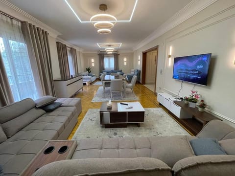 Communal lounge/ TV room, TV and multimedia, Living room, Seating area, Evening entertainment
