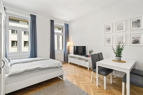 Living room, Photo of the whole room, Seating area