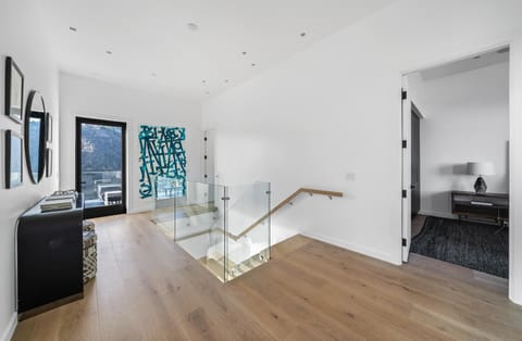 Ocean to City Views, Fire Feature, Water falls Dream Oasis Villa in Beverly Hills