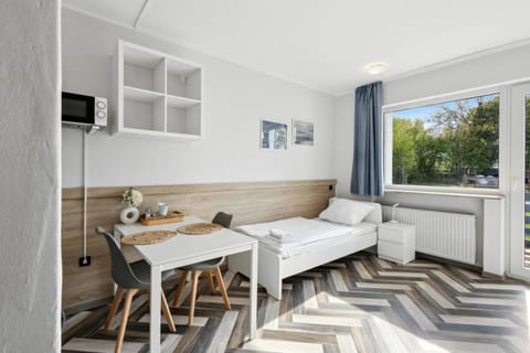 Bed, Photo of the whole room, Seating area, Bedroom