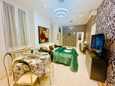 Colosseum Imperial Guest House Apartment in Rome
