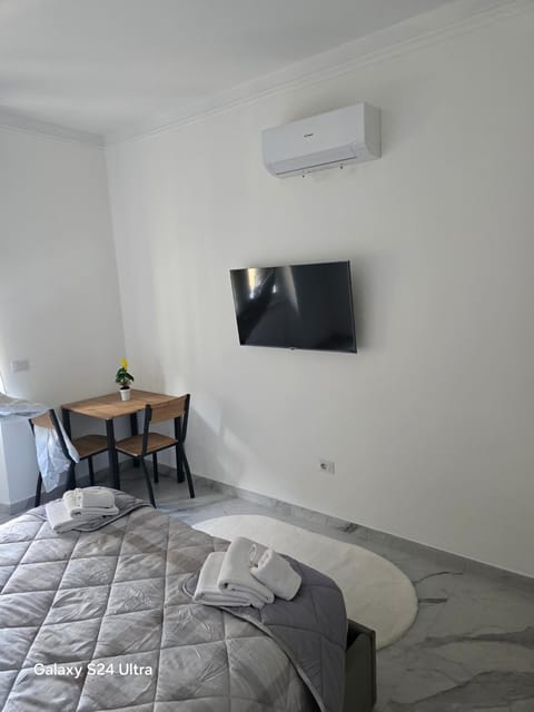 TV and multimedia, air conditioner