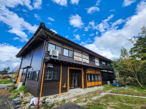 Property building, Day