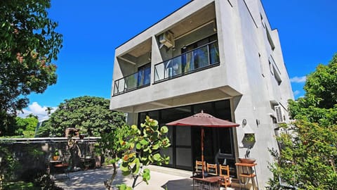 Property building, Patio, Day, Garden, Garden view